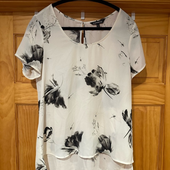 Express Blouse - Picture 2 of 5